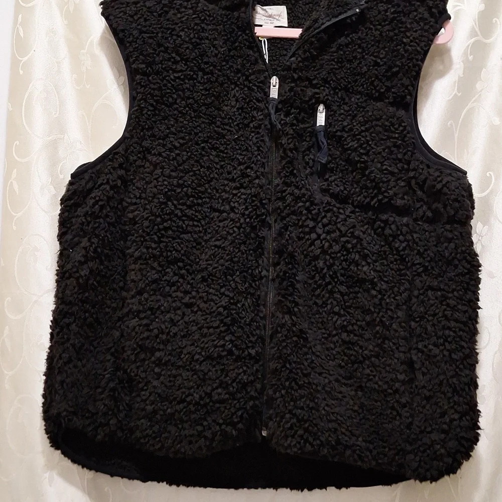 Weatherproof Hooded Black Sherpa Vest - Picture 2 of 8
